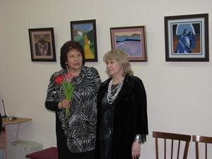 Тамара Маркова (справа) и директор музея Наталья Вавилова