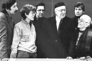 Аза Алибековна Тахо-Годи (справа) и Алексей Федорович Лосев с друзьями. 1983 г. / / Из личного архива А.А. Тахо-Годи. Фото с сайта: https://godliteratury.ru