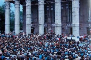 Митинг 20 августа 1991 года в Петрозаводске. Фото Владимира Ларионова