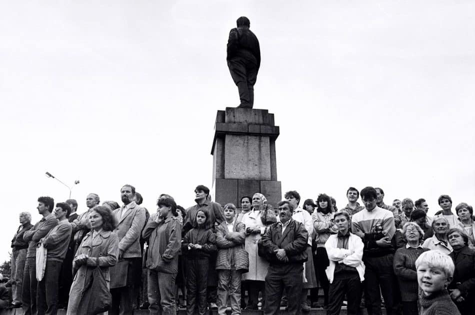 Митинг 20 августа 1991 года в Петрозаводске. Фото Владимира Ларионова