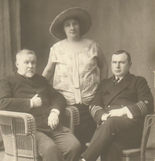 Фото 1935 года. Александр Федорович слева, Константин справа
