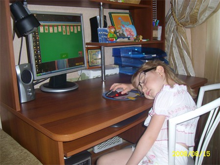 Быстрая подача сигнала на экране вызывает у ребёнка стресс