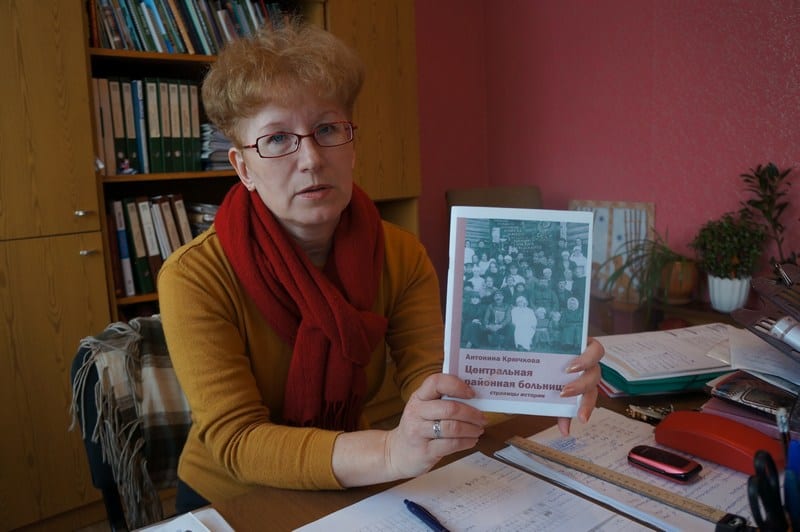 По словам заведующей Елены Анатольевны Ивановой, зарплата библиотекаря в последнее время в среднем 17 тысяч рублей