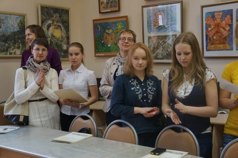 Картины трёх карельских школьниц отправятся  на выставку в Русский музей