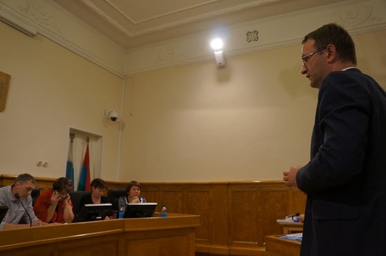 Александр Федичев вновь убеждает коллег отложить вопрос