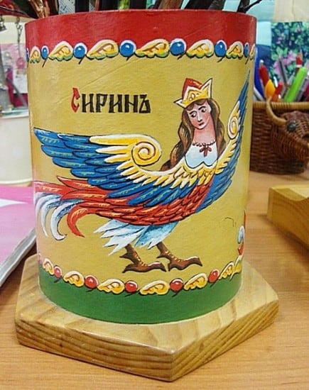 Декоративный стакан для ножниц. Подарен музею «Рукоделия Поморья». 2009