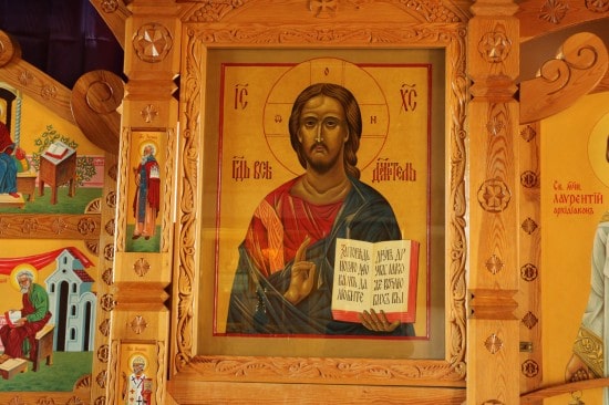 Фрагмент изображения иконостаса с иконой Иисуса Христа в церкви Зосимы, Савватия и Германа Соловецких. 2005-2006