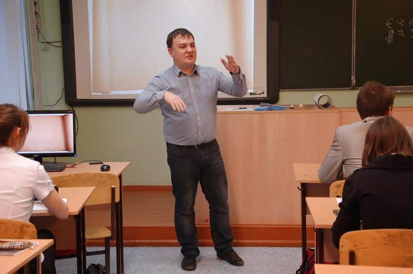 На уроке Максима Иванова старшеклассники обсудили колебание валютного курса и безработицу