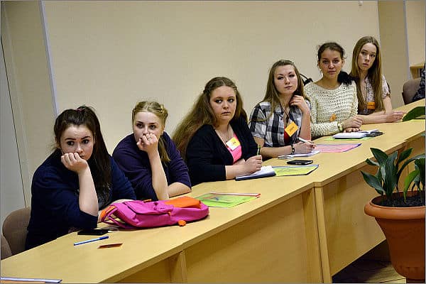 В ПетрГУ начала работу педагогическая академия для старшеклассников