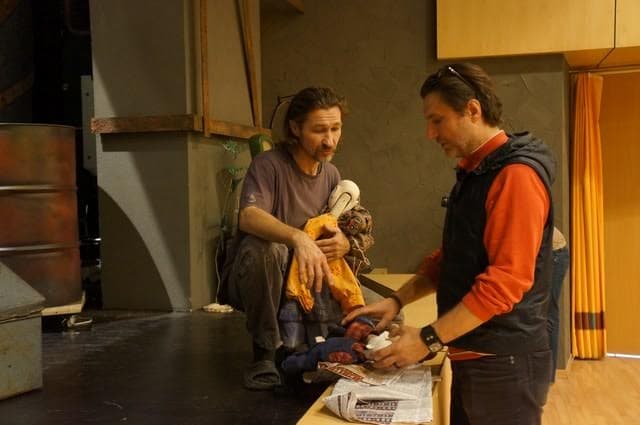 Виктор Антонов (слева) и Борис Константинов работают над спектаклем "Железо". Фото Ирины Ларионовой