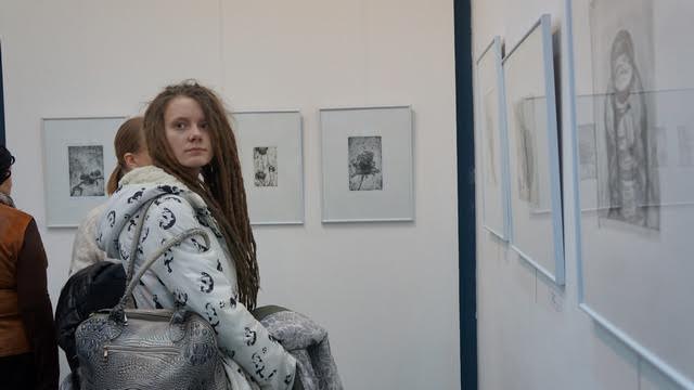 В медиа-центре «Vыход» открылась выставка молодых художников «Простые сюжеты». Фото Ирины Ларионовой