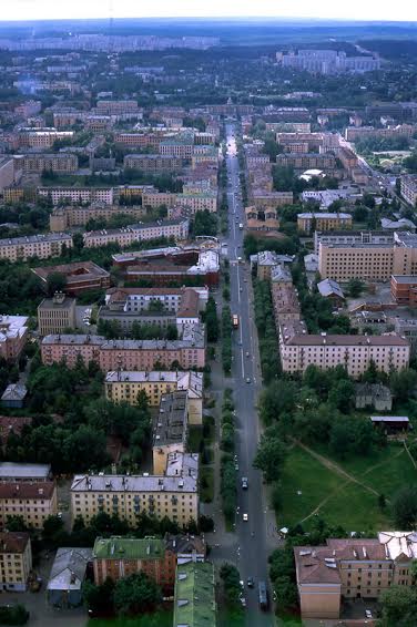 Ансамбль проспекта Ленина со зданием железнодорожного вокзала. Конец ХХ в. Фото В. Ларионова