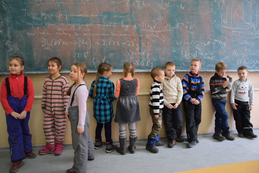 Детсадовцы на экскурсии в ПетрГУ. Фото Марии Голубевой