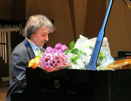 Евгений Михайлов в Большом зале Петрозаводской консерватории. 16 апреля 2016 года. Фото Валентины Чаженгиной