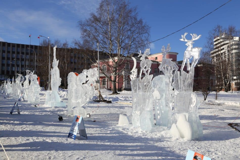 В 16-й раз на "Гиперборее" провели конкурс ледовых и снежных скульптур 