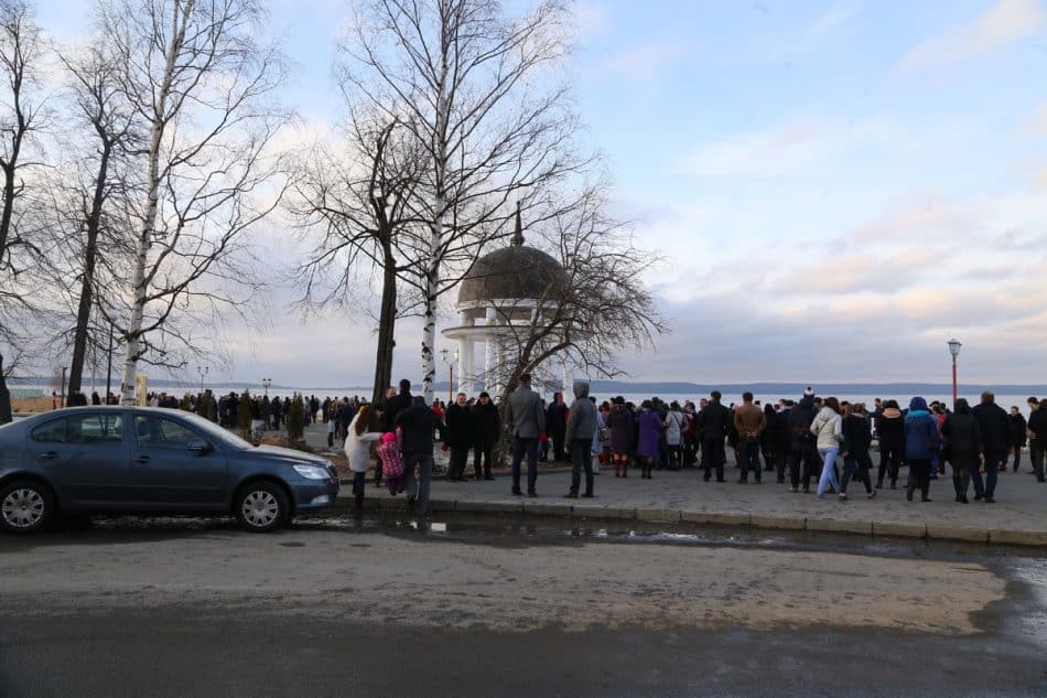 Петрозаводск, 4 апреля 2017 года. Акция памяти жертв теракта в Санкт-Петербурге. Фото Владимира Ларионова