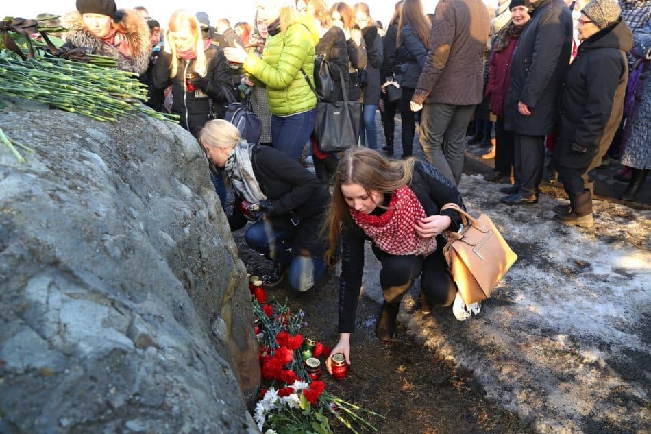 Петрозаводск, 4 апреля 2017 года. Акция памяти жертв теракта в Санкт-Петербурге. Фото Владимира Ларионова