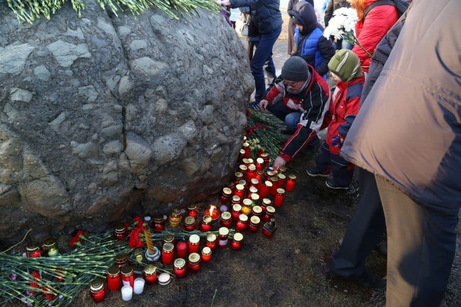 Петрозаводск, 4 апреля 2017 года. Акция памяти жертв теракта в Санкт-Петербурге. Фото Владимира Ларионова