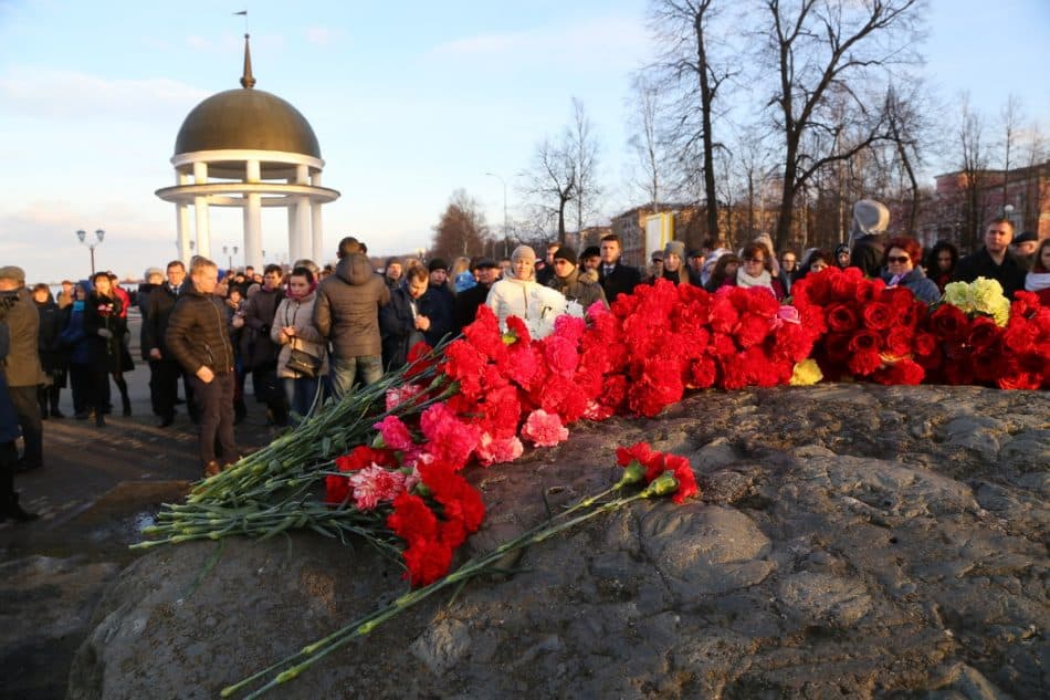 Петрозаводск, 4 апреля 2017 года. Акция памяти жертв теракта в Санкт-Петербурге. Фото Владимира Ларионова