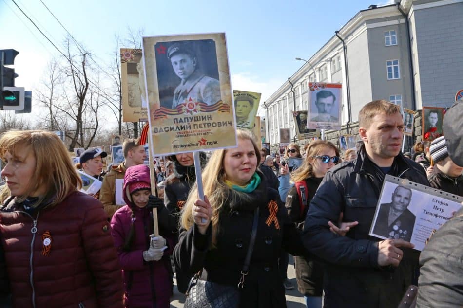 "Бессмертный полк" в Петрозаводске. Фото Владимира Ларионова