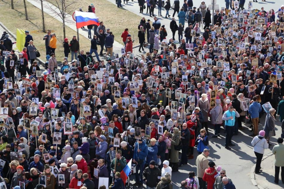 "Бессмертный полк" в Петрозаводске. Фото Владимира Ларионова