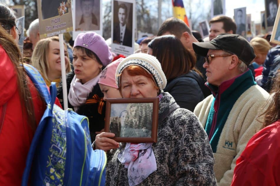 "Бессмертный полк" в Петрозаводске. Фото Владимира Ларионова