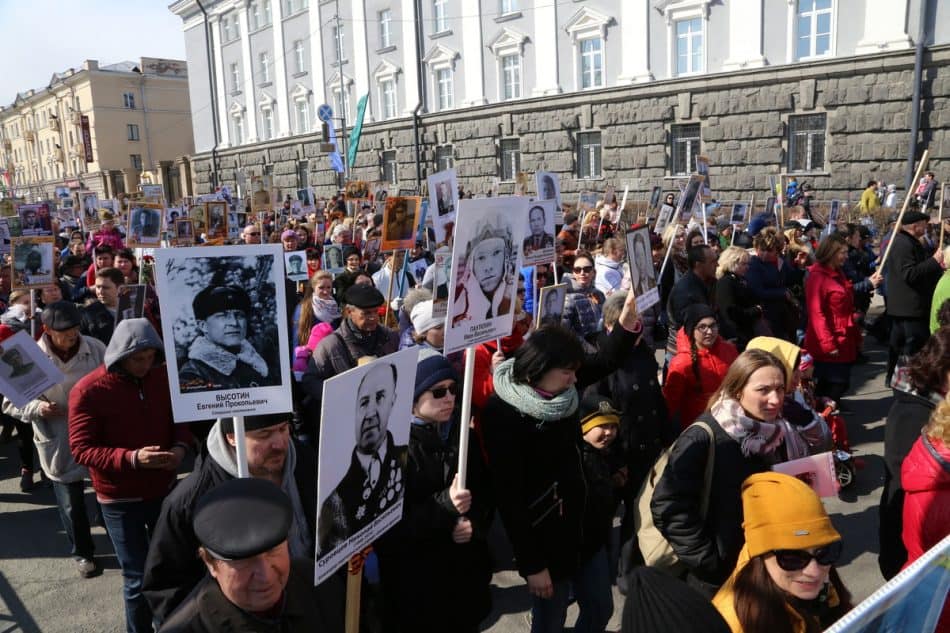 "Бессмертный полк" в Петрозаводске. Фото Владимира Ларионова