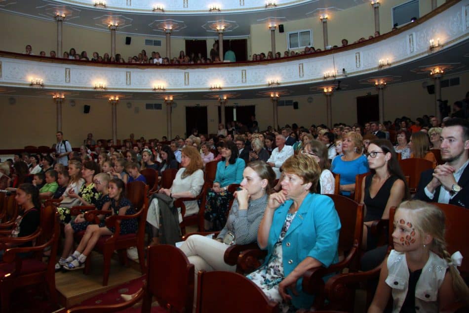 На открытии республиканского благотворительного экофестиваля «Солоны-2017» в Музыкальном театре Карелии