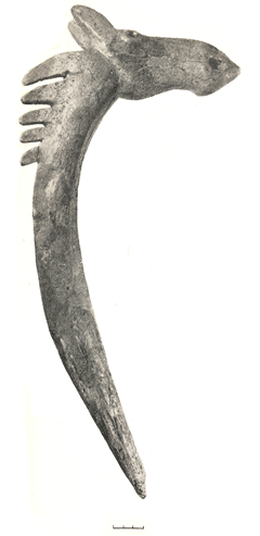 Рис. 2. Роговый жезл из Оленеостровского могильника на Онежском озере – уникальная находка возрастом более 8 тысяч лет