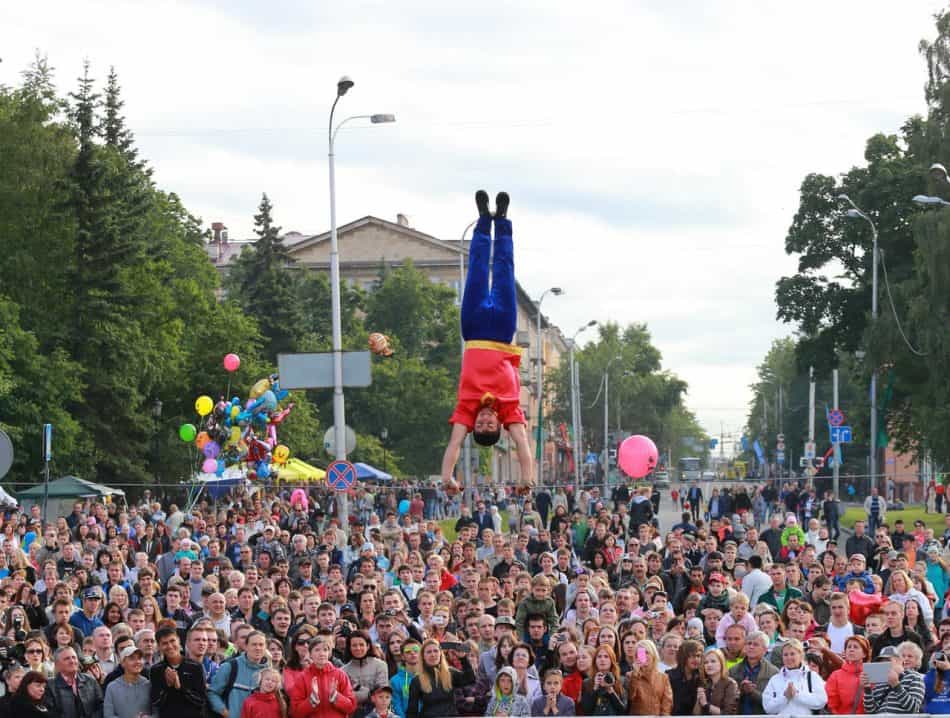 Персональная выставка Владимира Ларионова «Стрит-фото»