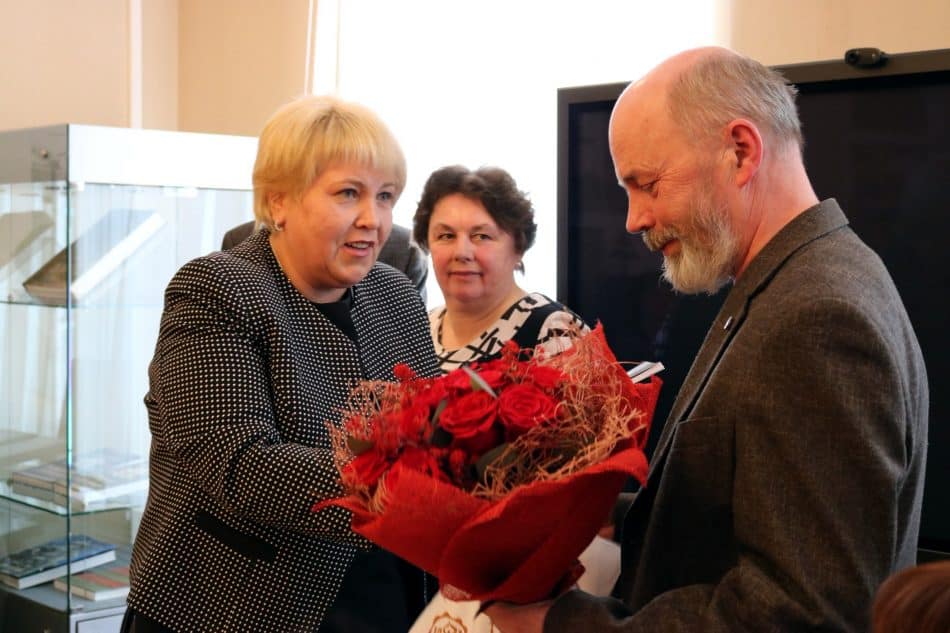 Слева направо: Елена Богданова, Валентина Сукотова и Вячеслав Агапитов. Фото Елены Малишевской