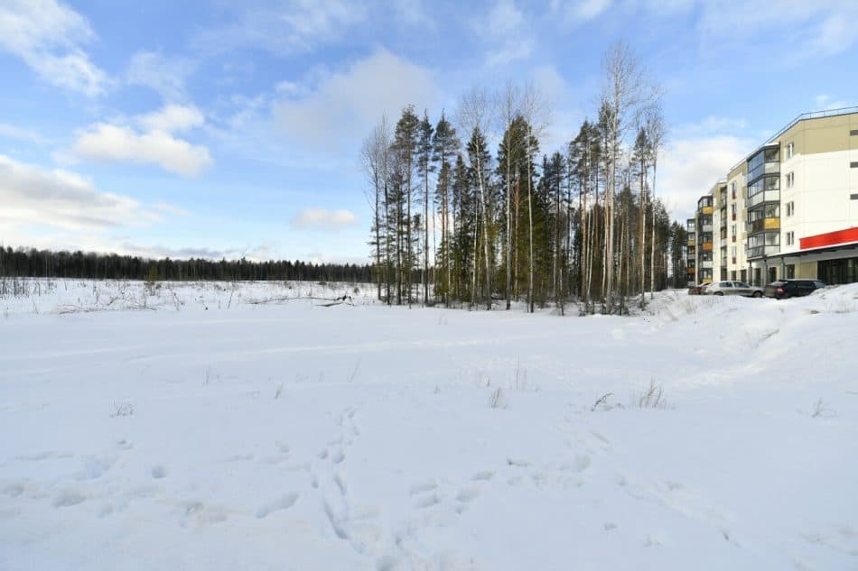 Площадка, где планируется построит школу