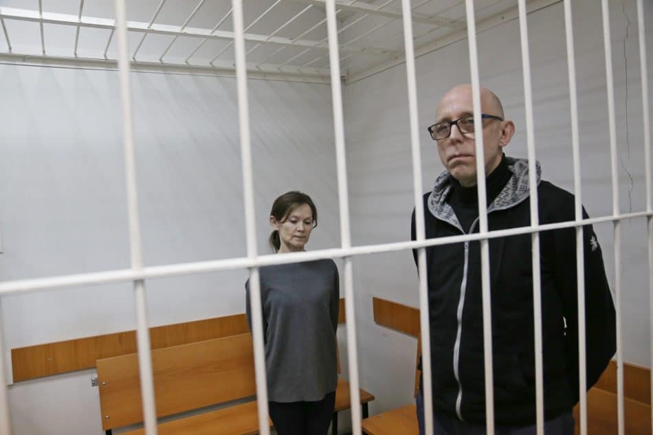 Елена Решетова и Вадим Виноградов  слушают приговор. Фото Владимира Ларионова