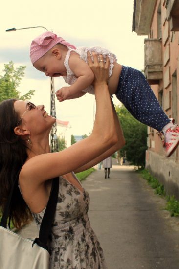 Елена Димитрова с дочерью Аглаей. Фото из личного архива