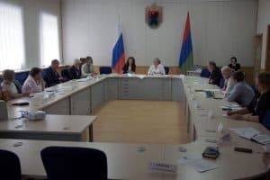 Обсуждение проблем сельских школ республики в Общественной палате Карелии 13 июня. Фото Марии Голубевой