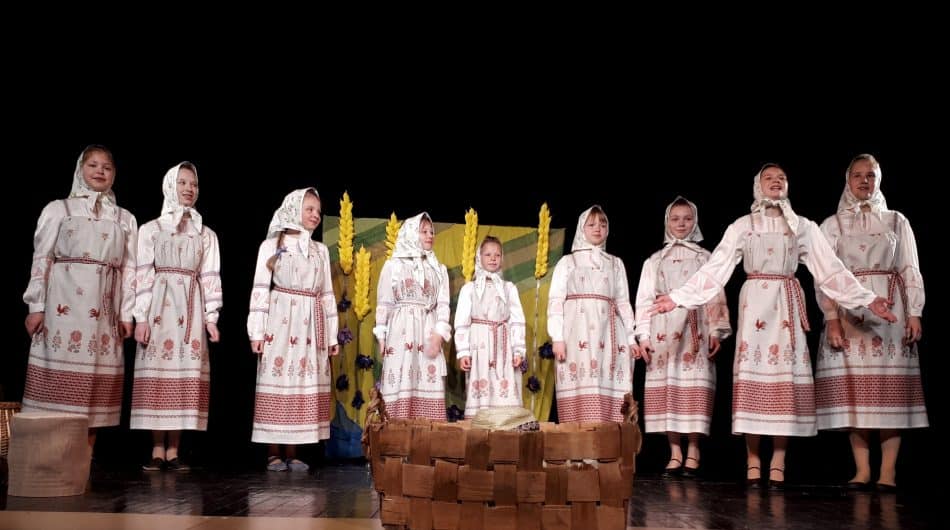 Спектакль «Овод и козы» театра «Ауринко» из села Ругозеро был отмечен Гран-При фестиваля. Фото: vk.com/club87340841
