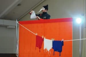 Сцена из спектакля «Liberté, égalité, fraternité. Фото Марии Голубевой