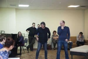 Франк Маттус (в центре) на репетиции. Фото: Виталий Голубев