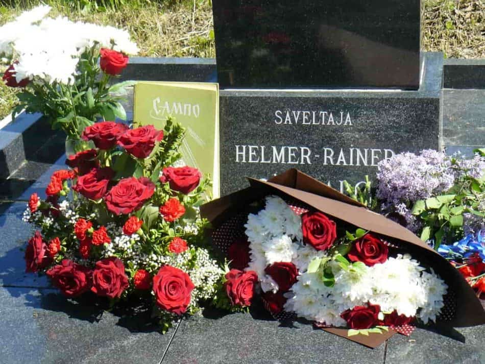 На могиле Гельмера Синисало 14 июня 2020 года