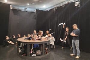 Занятия в школе. Фото из группы: vk.com/karelia_theater_school