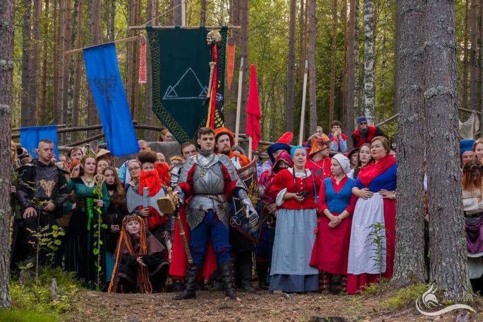 Наталья Денисова третья справа в первом ряду. Фото из личного архива