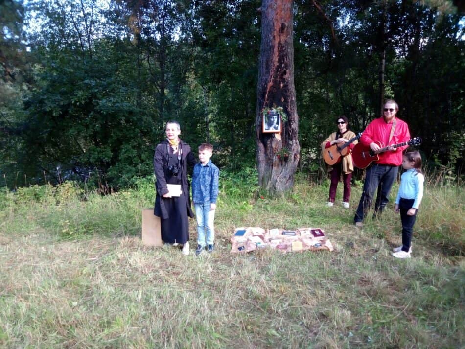 В этом году звучали юношеские стихи Цветаевой. Одно из них прочел Никита Гуреев