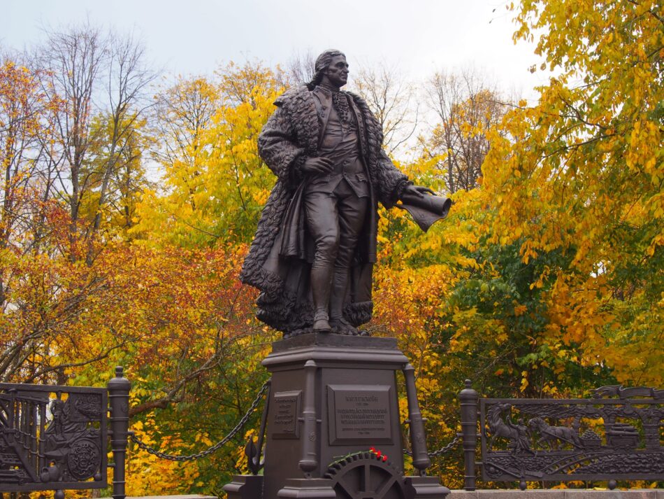 Памятник Гаскойну в Петрозаводске. Фото Ирины Ларионовой