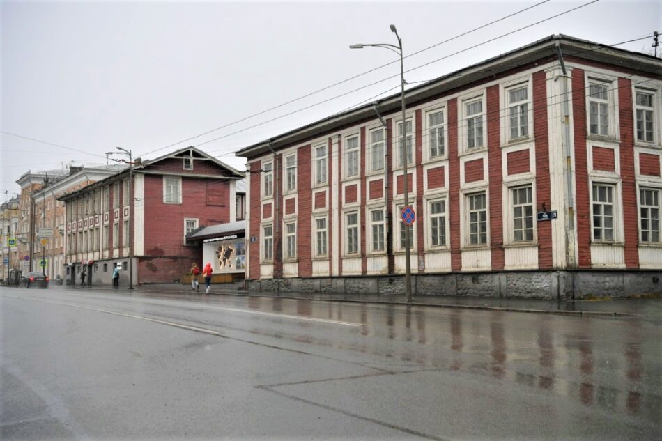 Исторические здания № 24 и № 24а на проспекте Ленина